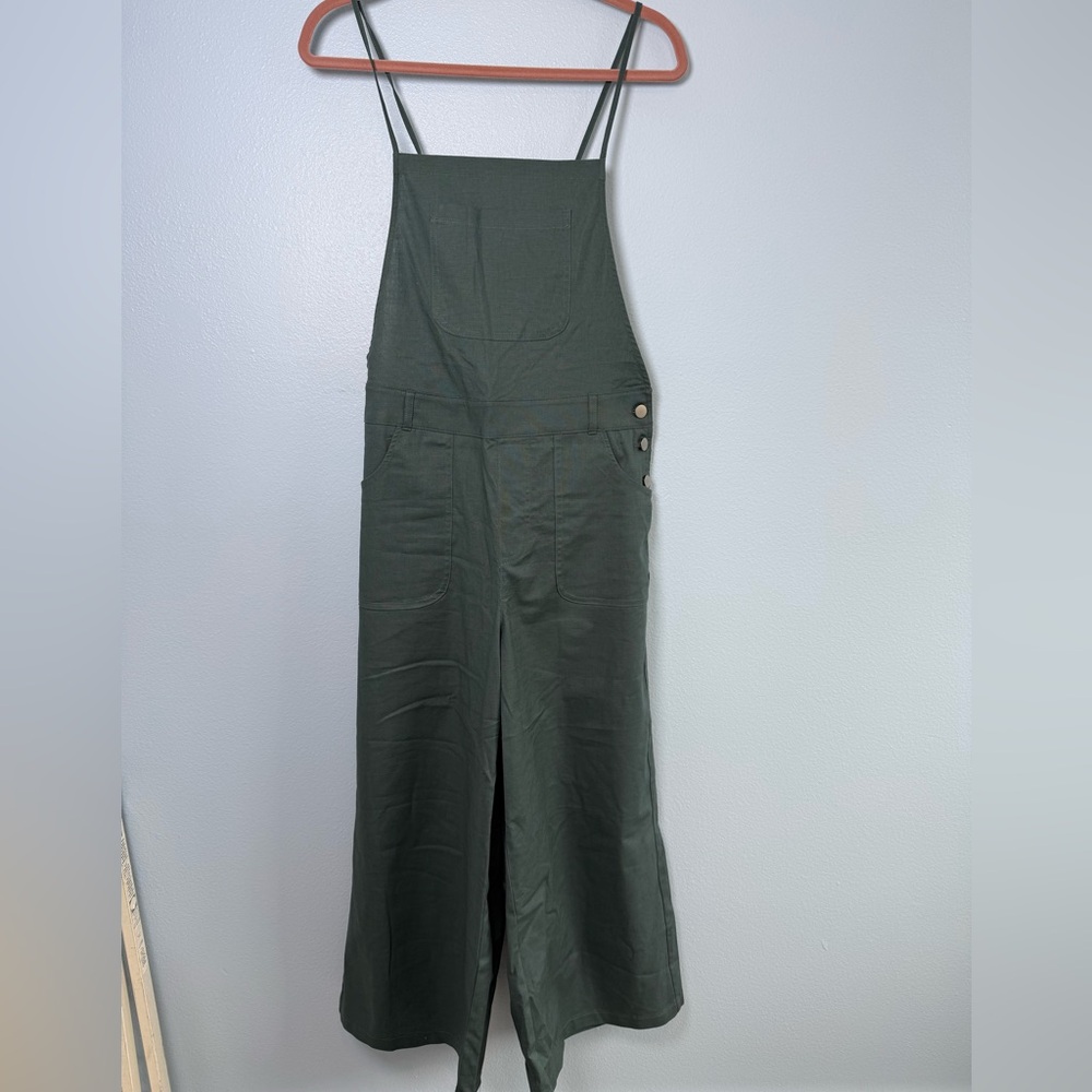 Zenana Outfitters Green Overalls adjustable  NWOT